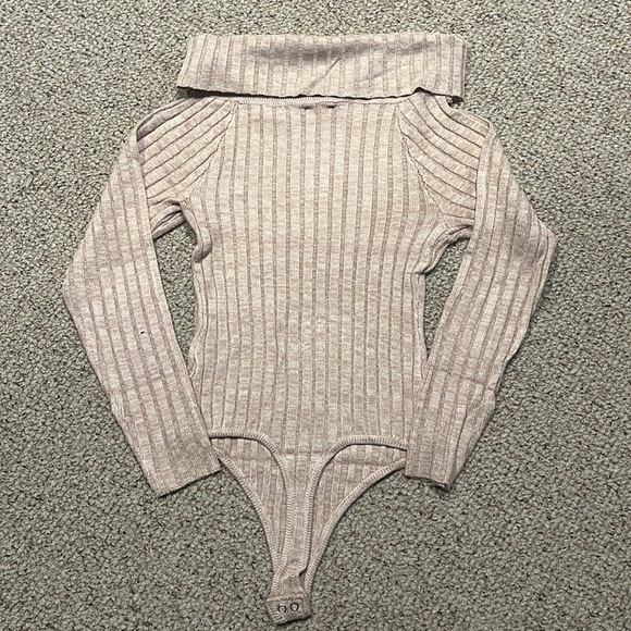 BNWT Revolve Hobbs Sweater bodysuit By AFRM (Small) - Picture 5 of 6